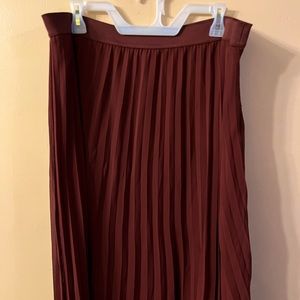 Pre loved women Cato skirt XL I wore maybe twice pleated skirt very pretty